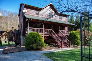 Unclassified image, 2 of 50, button - Riverbend Retreat (Todd)