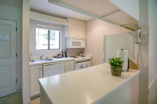 2BR Napa Getaway Side-by-side Condos Golf View