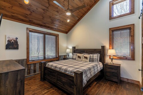 Blue Creek Cabin at Eagles Nest