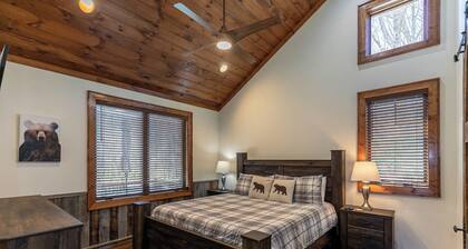 Blue Creek Cabin at Eagles Nest