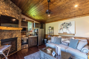 Interior - Red Wolf Chalet at Eagles Nest (Banner Elk)