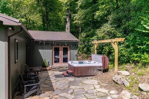Interior - Snaggys Retreat (Boone)
