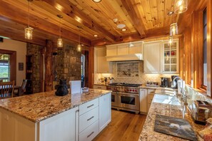 Interior - Wild Turkey Inn at Eagles Nest (Banner Elk)
