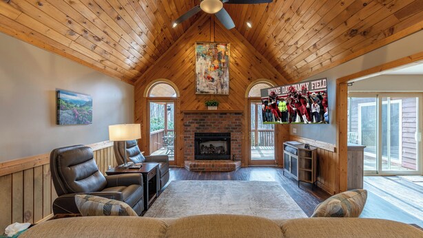 Interior - White Tail Cottage (Banner Elk)