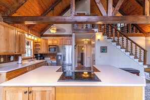 Interior - Bear Valley (Fleetwood)