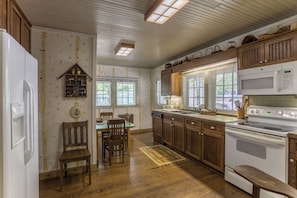 Interior - The Suddreth Cottage (Blowing Rock)