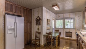 Interior - The Suddreth Cottage (Blowing Rock)
