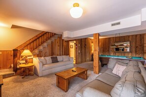 Interior - Daniel Boone Lodge (Boone)
