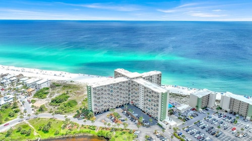 Pinnacle Port Penthouse #29