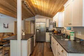 Interior - Cozy Cottage (Blowing Rock)
