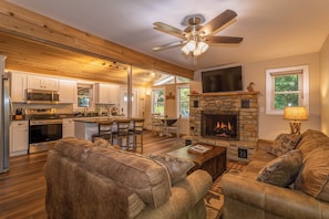 Interior - Cozy Cottage (Blowing Rock)