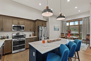 Interior - Point of View at Eagle Bay (Butler)