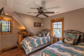 Interior - Moonlight View at Eagles Nest (Banner Elk)