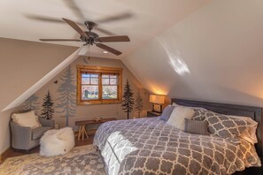 Interior - Moonlight View at Eagles Nest (Banner Elk)