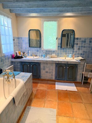 Bathroom - FAMILY VILLA - La Croix Valmer (La Croix-Valmer)