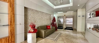 Apartment with a view of the beach, next to Luiz Bassani square.