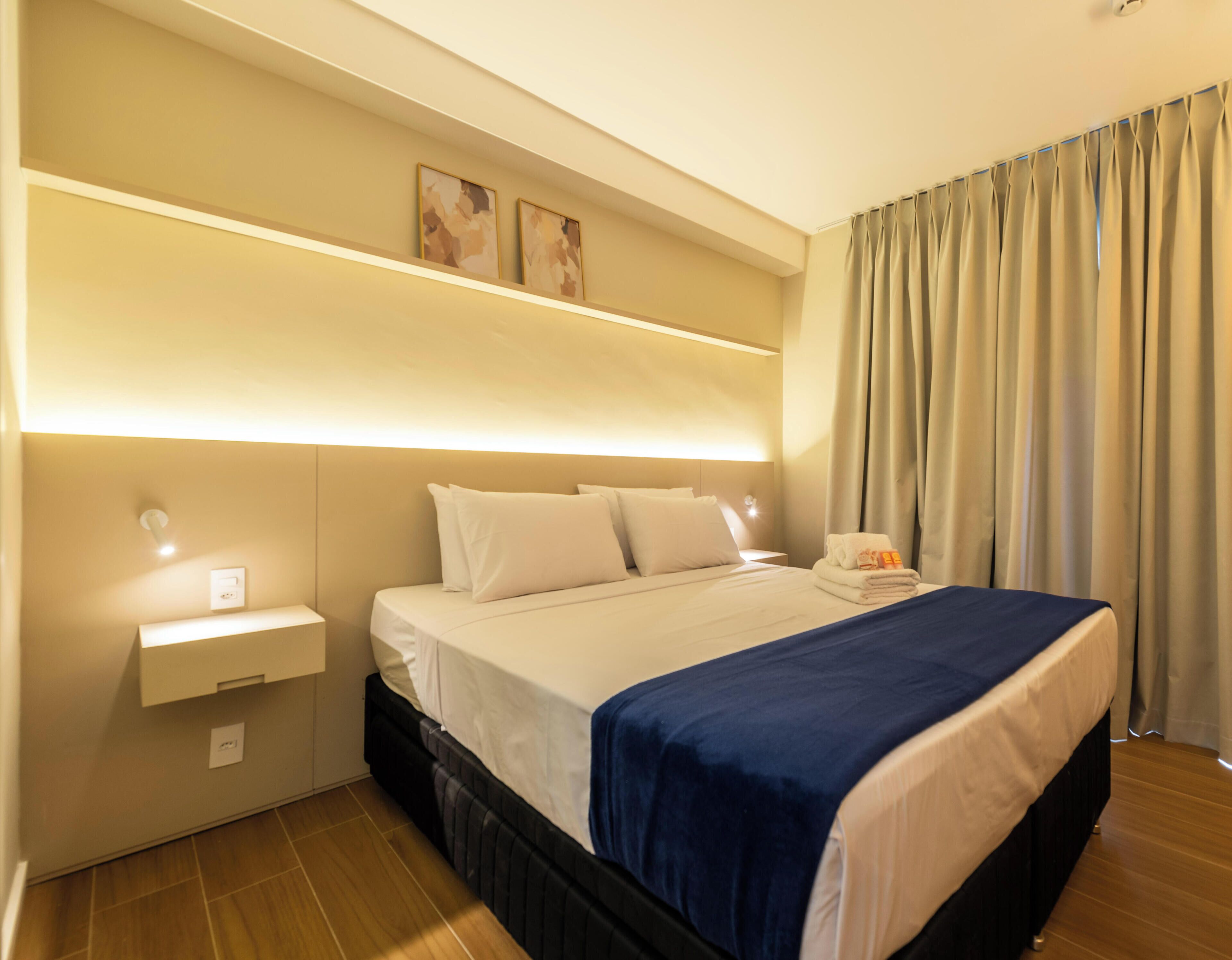 Comfort appartement, veranda, uitzicht op de stad | Verduisterende gordijnen, een strijkplank/strijkijzer, gratis wifi
