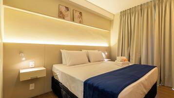 Comfort appartement, veranda, uitzicht op de stad | Verduisterende gordijnen, een strijkplank/strijkijzer, gratis wifi
