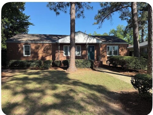 Charming 2/1 1bedroom house with AC in superb Albany. Walking to the restaurants