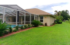 Exterior - "Villa Twin Waters Waterfront Heated Pool Home with Gym & Kayaks" (Lake Placid)