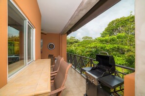 Outdoor dining - Veranda 1C - 3 bdr 3 bath (Playa Herradura)