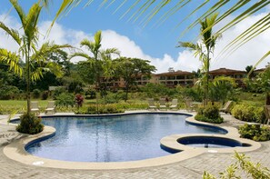 Pool - Veranda 1C - 3 bdr 3 bath (Playa Herradura)