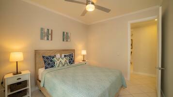 3 bedrooms, desk, iron/ironing board, WiFi