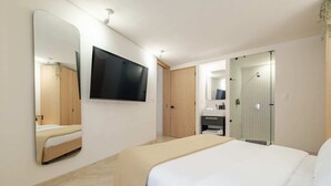 1 chambre, bureau, fer et planche à repasser, Wi-Fi