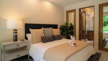 6 bedrooms, desk, iron/ironing board, WiFi