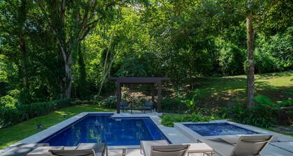 Casa Selva Tica 4 or 6 bdr private pool Family