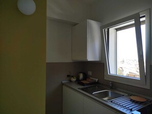 Private kitchen - DOMOVIEW Rooms - View of Cammarata (San Giovanni Gemini)