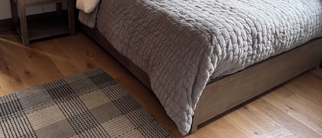 1 bedroom, internet, bed sheets