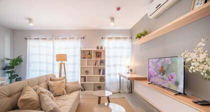 Peaceful 1BR apt w great living space WiFi