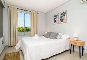 1 slaapkamer, een strijkplank/strijkijzer, wifi, beddengoed