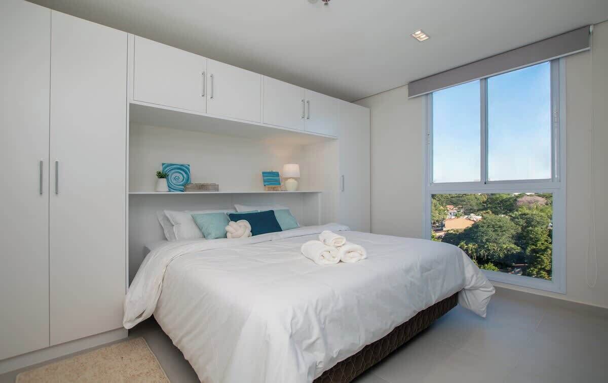 1 habitación, tabla de planchar con plancha, wifi y ropa de cama 