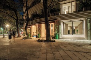 Exterior detail - Modern Loft with Balcony & View of Parque Mexico (Ciudad de México)
