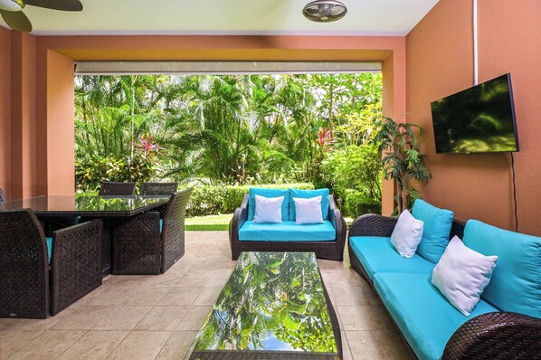 Outdoor dining - Veranda 1H - 3 bdr 3 bath Family (Playa Herradura)