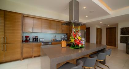 Casa Blue Sail 6 bdr Ocean View