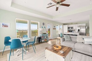 TV - Hot Tub, Pet Friendly, 4Bdr 2Bth, - Aqua Vista (Bolivar Peninsula)