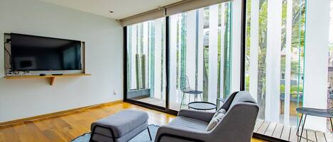 TV, stereo, offices
