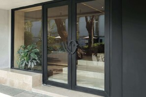 Exterior detail - Modern King Studio in Central Roma Norte (Ciudad de México)