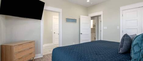 3 bedrooms, Internet