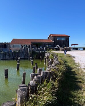 Exterior - Large family home in Chaillevette with a pool—sleeps 12, 200 meters from the harbor (CHAILLEVETTE)