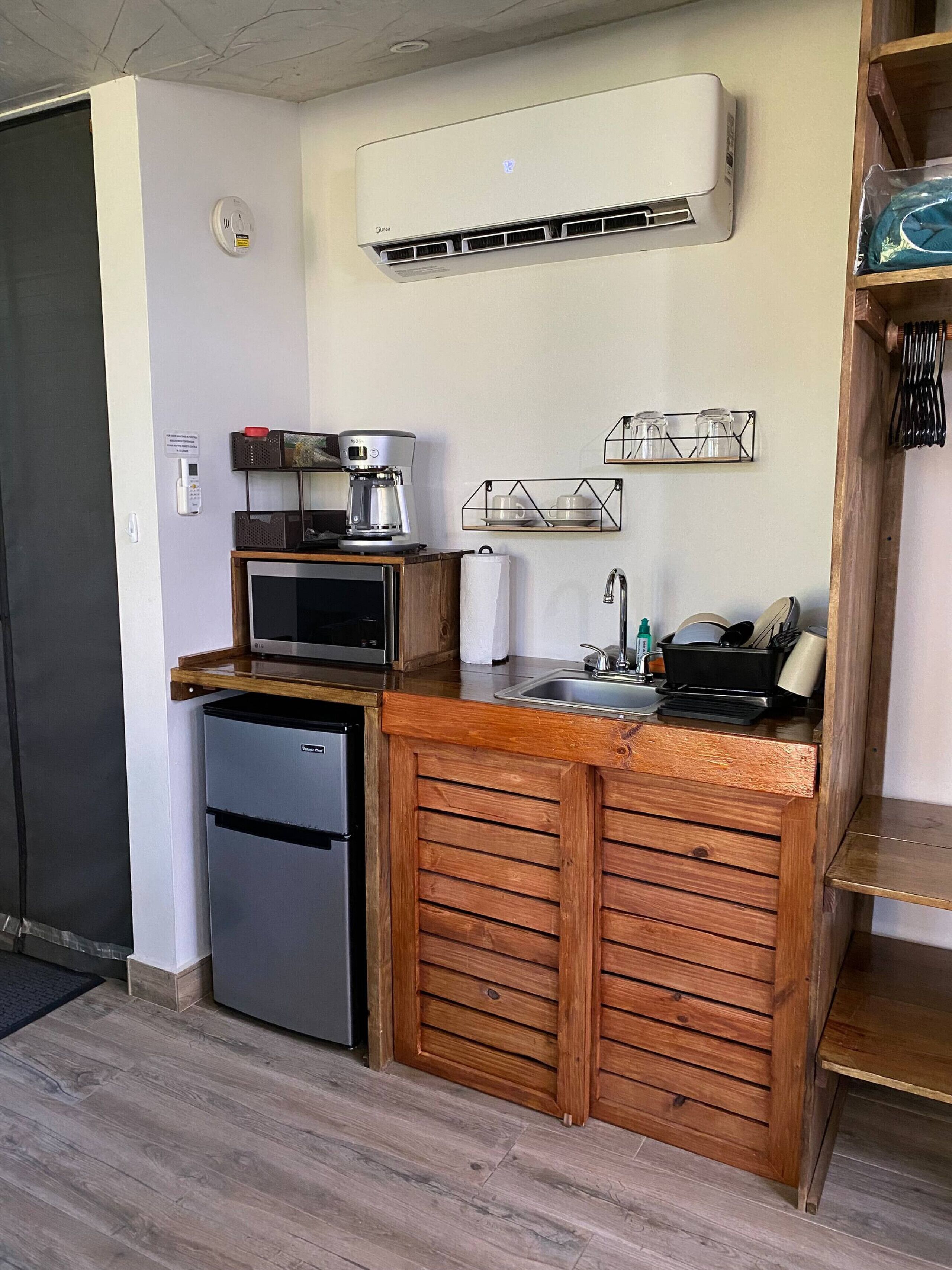 茶具/咖啡用具、冰箱、微波炉、厨具/餐具