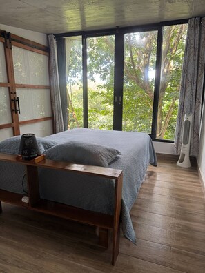 1 bedroom, iron/ironing board, WiFi (free), bed sheets