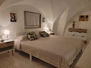 Iron/ironing board, WiFi, bed sheets - Casa Degli Aranci - Vacation Home, Smart Working, Garden, Terrace, Workation (Monteroni di Lecce)