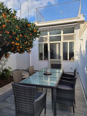 Outdoor dining - Casa Degli Aranci - Vacation Home, Smart Working, Garden, Terrace, Workation (Monteroni di Lecce)