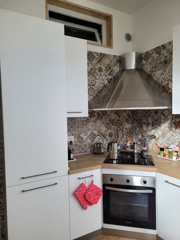 Private kitchen - Casa Degli Aranci - Vacation Home, Smart Working, Garden, Terrace, Workation (Monteroni di Lecce)
