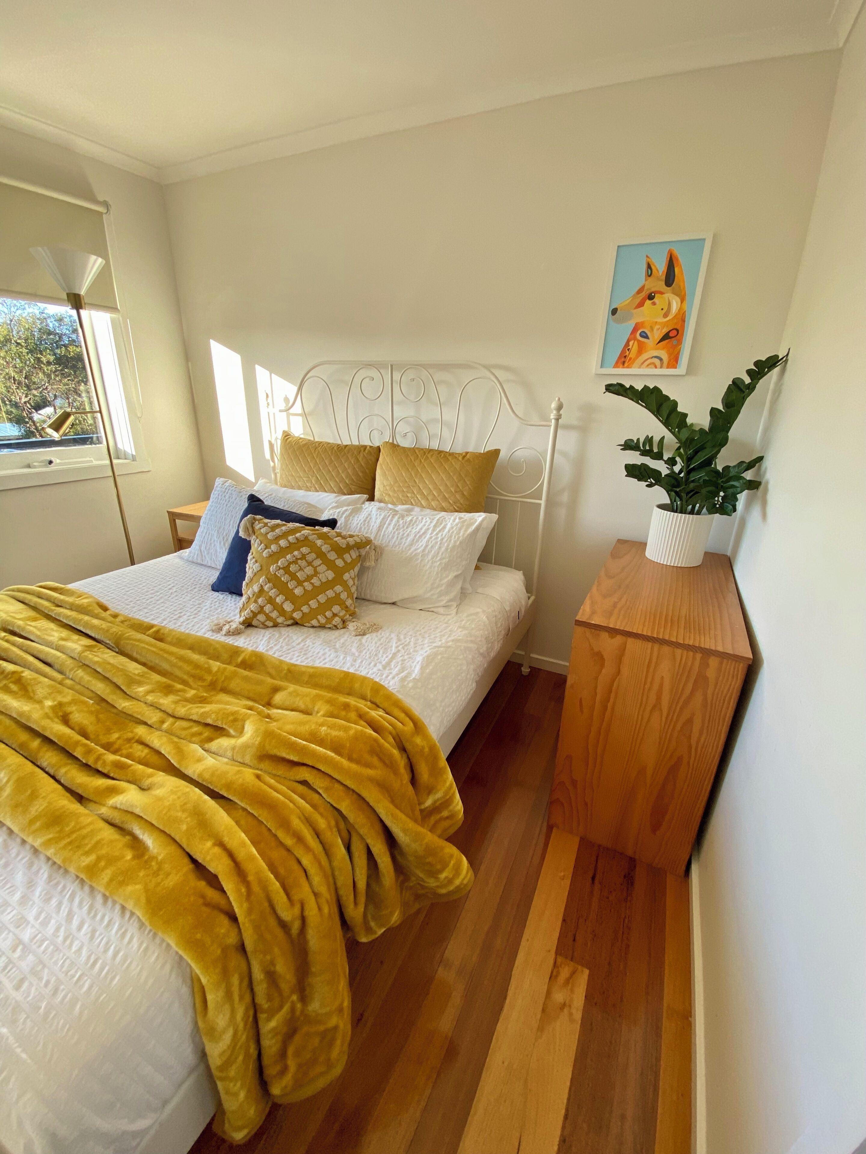 4 bedrooms, desk, iron/ironing board, WiFi (free)