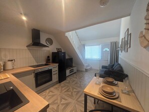 Living area - Cosy Moat House Cottage No.2 (Pembroke)
